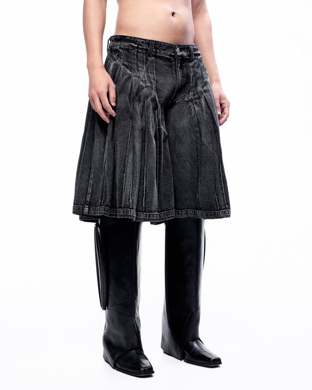 SS25 PLEATED BERMUDA SHORTS (-40%)
