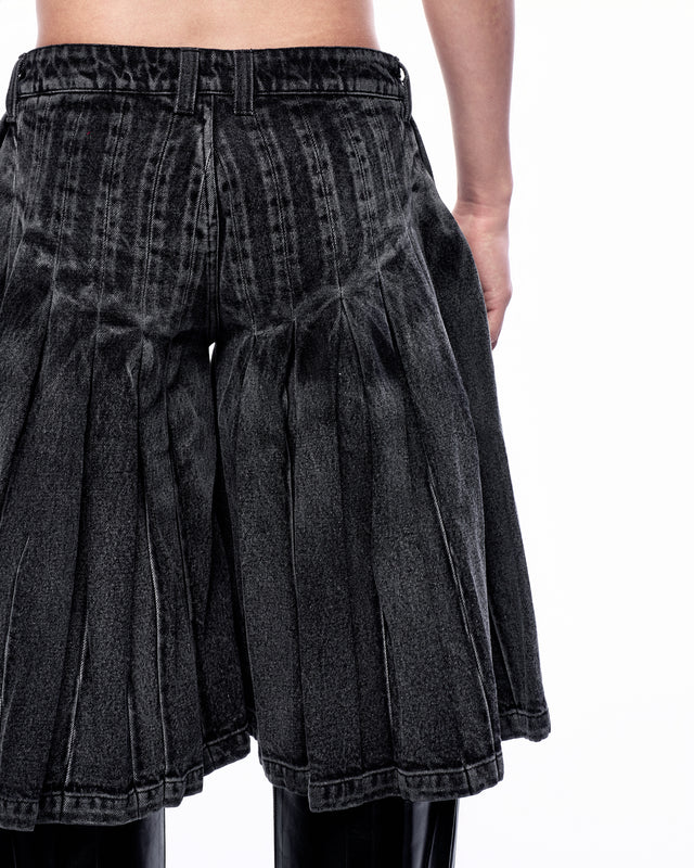 SS25 PLEATED BERMUDA SHORTS (-40%)